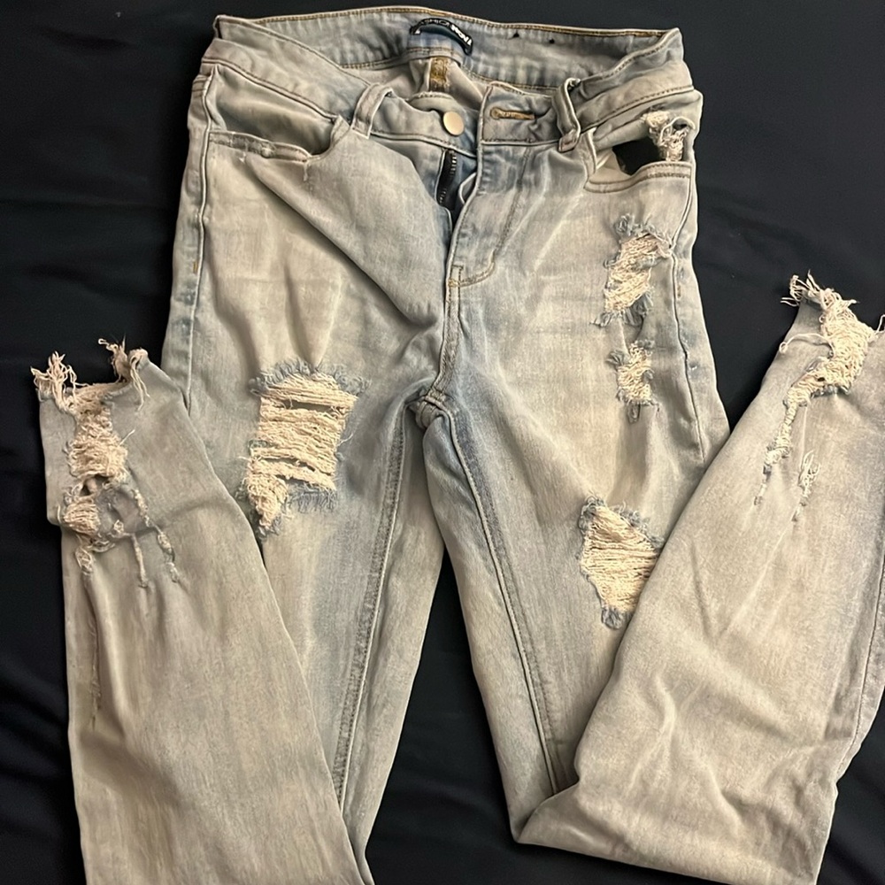 Ripped Skinny Jeans